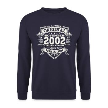 21st Birthday Original November Vintage 2002 - Unisex Sweatshirt - navy - Front - Alina (178cm) & Michal (187cm)