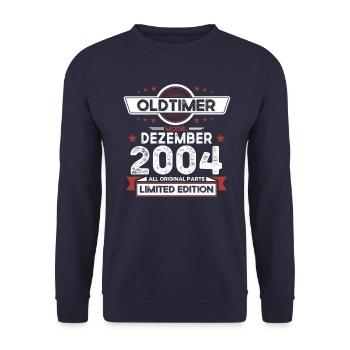 19. Geburtstag Oldtimer Dezember Jahrgang 2004 - Unisex Pullover - Navy - Vorne - Alina (178cm) & Michal (187cm)