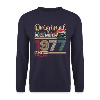 46e anniversaire Cassette décembre Vintage 1977 - Sweat-shirt Unisexe - marine - Devant - Alina (178cm) & Michal (187cm)