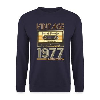 46e anniversaire Cassette décembre Vintage 1977 - Sweat-shirt Unisexe - marine - Devant - Alina (178cm) & Michal (187cm)