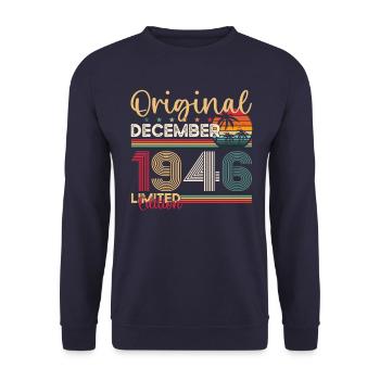 77e anniversaire Original Décembre Né 1946 - Sweat-shirt Unisexe - marine - Devant - Alina (178cm) & Michal (187cm)