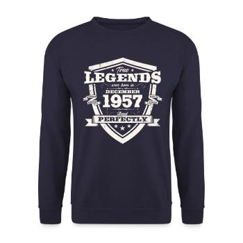 66e anniversaire décembre Né en 1957 - Sweat-shirt Unisexe - marine - Devant - Alina (178cm) & Michal (187cm)