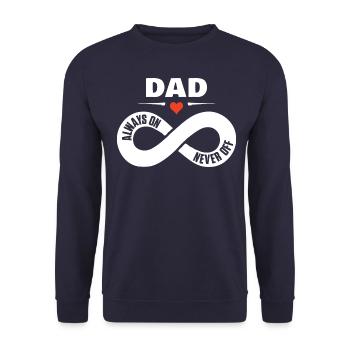 Dad Always On Never Off Papa Shirt Vatertag - Unisex Pullover - Navy - Vorne - Alina (178cm) & Michal (187cm)