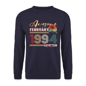 30. Geburtstag Mann Februar Jahrgang 1994 Awesome - Unisex Pullover - Navy - Vorne - Alina (178cm) & Michal (187cm)