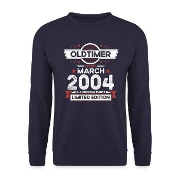 20. Geburtstag Oldtimer März Jahrgang 2004 - Unisex Pullover - Navy - Vorne - Alina (178cm) & Michal (187cm)