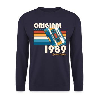 35e anniversaire mari avril Vintage 1989 Cassette - Sweat-shirt Unisexe - marine - Devant - Alina (178cm) & Michal (187cm)