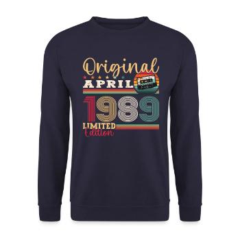 35e anniversaire mari avril Vintage 1989 Cassette - Sweat-shirt Unisexe - marine - Devant - Alina (178cm) & Michal (187cm)