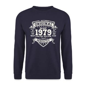 Geburtstag 1979 Mai 1979 Jahrgang 1979 Legende 79 - Unisex Pullover - Navy - Vorne - Alina (178cm) & Michal (187cm)