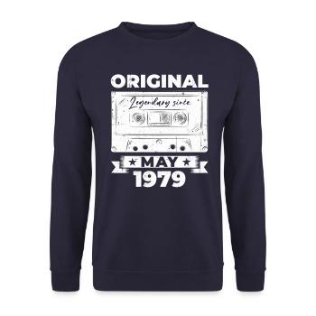 Mai 1979 Jahrgang 1979 Geburtstag 1979 Legende 79 - Unisex Pullover - Navy - Vorne - Alina (178cm) & Michal (187cm)