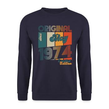 Original Mai 1974 Millésime 1974 Anniversaire 1974 - Sweat-shirt Unisexe - marine - Devant - Alina (178cm) & Michal (187cm)