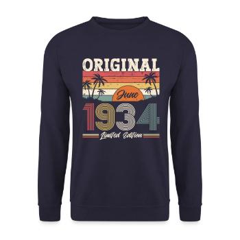Original June 1934 Vintage 1934 Birthday 1934 - Unisex Sweatshirt - navy - Front - Alina (178cm) & Michal (187cm)