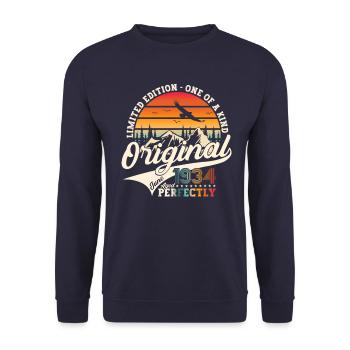 Original June 1934 Vintage 1934 Birthday 1934 - Unisex Sweatshirt - navy - Front - Alina (178cm) & Michal (187cm)