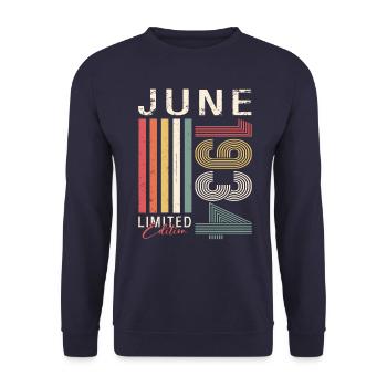 Original June 1934 Vintage 1934 Birthday 1934 - Unisex Sweatshirt - navy - Front - Alina (178cm) & Michal (187cm)