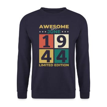 Original Juin 1944 Vintage 1944 Anniversaire 1944 - Sweat-shirt Unisexe - marine - Devant - Alina (178cm) & Michal (187cm)