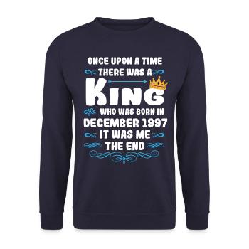 Es war einmal ein König. Dezember 1997 Geburtstag - Unisex Pullover - Navy - Vorne - Alina (178cm) & Michal (187cm)