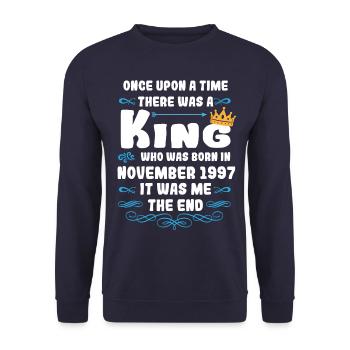 Es war einmal ein König. November 1997 Geburtstag - Unisex Pullover - Navy - Vorne - Alina (178cm) & Michal (187cm)