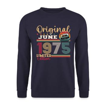 Cassette June 1975 Vintage 1975 Birthday 1975 - Unisex Sweatshirt - navy - Front - Alina (178cm) & Michal (187cm)