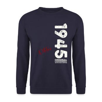 80e anniversaire Légende Octobre 1945 Volume 45 - Sweat-shirt Unisexe - marine - Devant - Alina (178cm) & Michal (187cm)