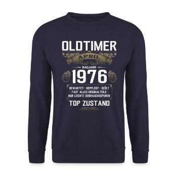50. Geburtstag Oldtimer April Jahrgang 1976 - Unisex Pullover - Navy - Vorne - Alina (178cm) & Michal (187cm)