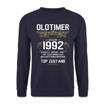 33. Geburtstag Geschenk Mann Oldtimer April 1992 - Unisex Pullover - Navy - Vorne - Alina (178cm) & Michal (187cm)