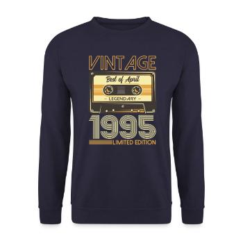 30. Geburtstag Geschenk Mann Kassette April 1995 - Unisex Pullover - Navy - Vorne - Alina (178cm) & Michal (187cm)
