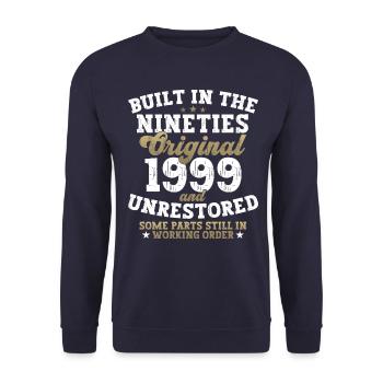 Construit dans les années quatre-vingt-dix 1999 23ème anniversaire hommes - Sweat-shirt Unisexe - marine - Devant - Alina (178cm) & Michal (187cm)