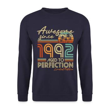 1992 Jahrgang Vintage Retro Geburtstag Geschenk - Unisex Pullover - Navy - Vorne - Alina (178cm) & Michal (187cm)