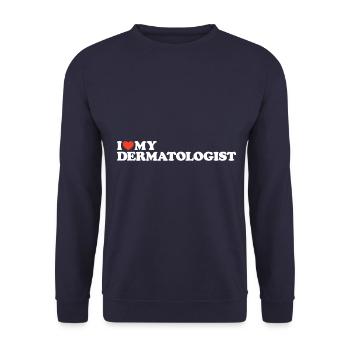 I love my Dermatologist Herz Shirt - Unisex Pullover - Navy - Vorne - Alina (178cm) & Michal (187cm)