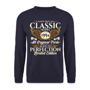 Vintage 1994 28th birthday Vintage 94 Gift - Unisex Sweatshirt - navy - Front - Alina (178cm) & Michal (187cm)