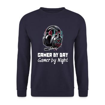 Gamer by day and by night Gaming Schlafshirt - Unisex Pullover - Navy - Vorne - Alina (178cm) & Michal (187cm)