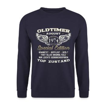 49. Geburtstag Mann Oldtimer August Jahrgang 1974 - Unisex Pullover - Navy - Vorne - Alina (178cm) & Michal (187cm)
