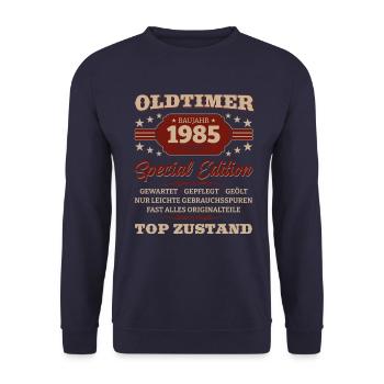 Voiture de collection mai 1985 Millésime 1985 Anniversaire 1985 - Sweat-shirt Unisexe - marine - Devant - Alina (178cm) & Michal (187cm)