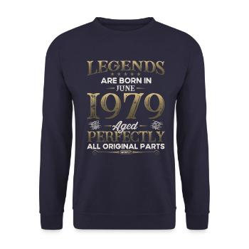 Légende Juin 1979 Millésime 1979 Anniversaire 1979 - Sweat-shirt Unisexe - marine - Devant - Alina (178cm) & Michal (187cm)