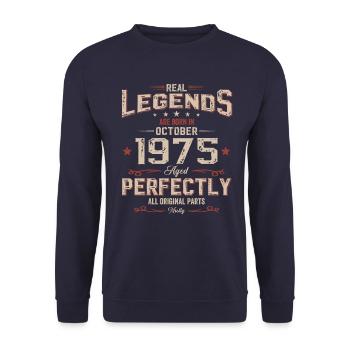 50. Geburtstag Legende Oktober 1975 Geschenkidee - Unisex Pullover - Navy - Vorne - Alina (178cm) & Michal (187cm)
