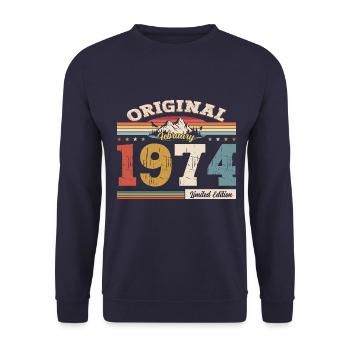 51ème anniversaire cadeau mari Original février 1974 - Sweat-shirt Unisexe - marine - Devant - Alina (178cm) & Michal (187cm)