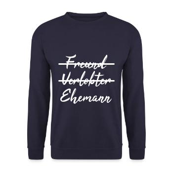 Nicht Freund, sondern Ehemann - Geschenkidee - Unisex Pullover - Navy - Vorne - Alina (178cm) & Michal (187cm)