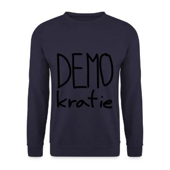 DEMOkratie - Fokus auf das, was zählt - Unisex Pullover - Navy - Vorne - Alina (178cm) & Michal (187cm)
