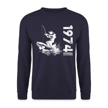 50ème Anniversaire Pêcheur Pêche 1974 Millésime 1974 - Sweat-shirt Unisexe - marine - Devant - Alina (178cm) & Michal (187cm)