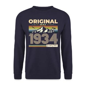 Original May 1934 Vintage 1934 Birthday 1934 - Unisex Sweatshirt - navy - Front - Alina (178cm) & Michal (187cm)