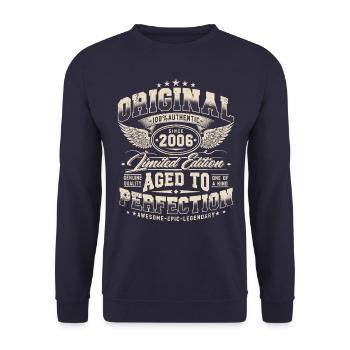 Jahrgang 2006 Vintage Retro Geburtstag Geschenk - Unisex Pullover - Navy - Vorne - Alina (178cm) & Michal (187cm)