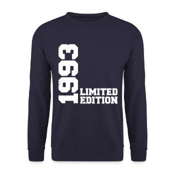 Cadeau Anniversaire Millésime 1993 Classique 1993 - Sweat-shirt Unisexe - marine - Devant - Alina (178cm) & Michal (187cm)