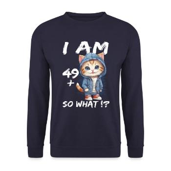 I am 49+ So What - Unisex Pullover - Navy - Vorne - Alina (178cm) & Michal (187cm)
