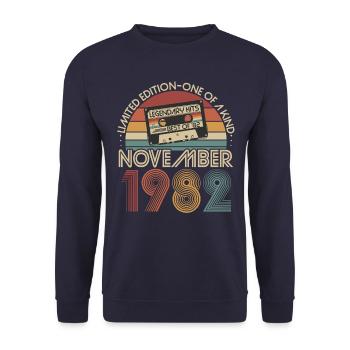 November 1982 Born Retro Birthday - Unisex Sweatshirt - navy - Front - Alina (178cm) & Michal (187cm)