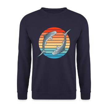 Tigerhai Retro Sonnenuntergang - Unisex Pullover - Navy - Vorne - Alina (178cm) & Michal (187cm)
