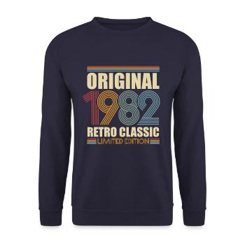 Née en 1982 naissance vintage - Sweat-shirt Unisexe - marine - Devant - Alina (178cm) & Michal (187cm)