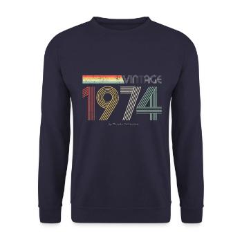 Vintage 1974 Pseudo Collection - Unisex Pullover - Navy - Vorne - Alina (178cm) & Michal (187cm)