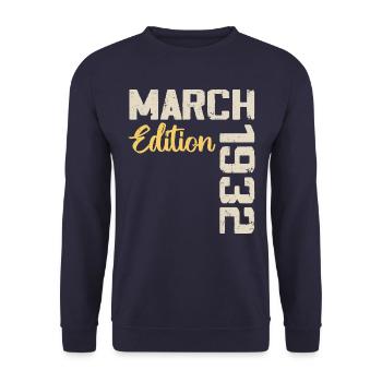 März 1932 Geburtstagsgeschenk März 1932 - Unisex Pullover - Navy - Vorne - Alina (178cm) & Michal (187cm)