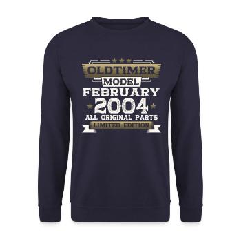 20. Geburtstag Oldtimer Februar Jahrgang 2004 - Unisex Pullover - Navy - Vorne - Alina (178cm) & Michal (187cm)