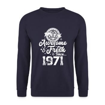 1971 awesome fresh - Unisex Pullover - Navy - Vorne - Alina (178cm) & Michal (187cm)