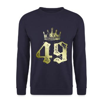 49 Zahl Krone - Unisex Pullover - Navy - Vorne - Alina (178cm) & Michal (187cm)
